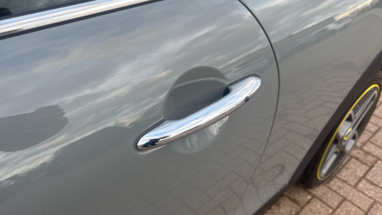 MINI Hatchback 135kW Cooper S Level 2 33kWh 3dr Auto Electric Hatchback